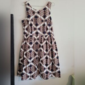 Boden Sleeveless Geometric Print Dress in Brown and Black. Size 10